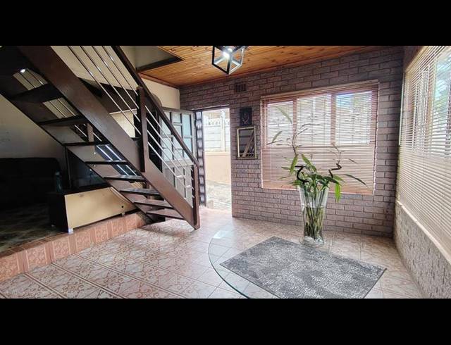 4 BEDROOM HOUSE FOR SALE IN ARENA PARK